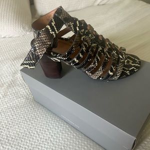 Vionic Sandal Strappy with a heel